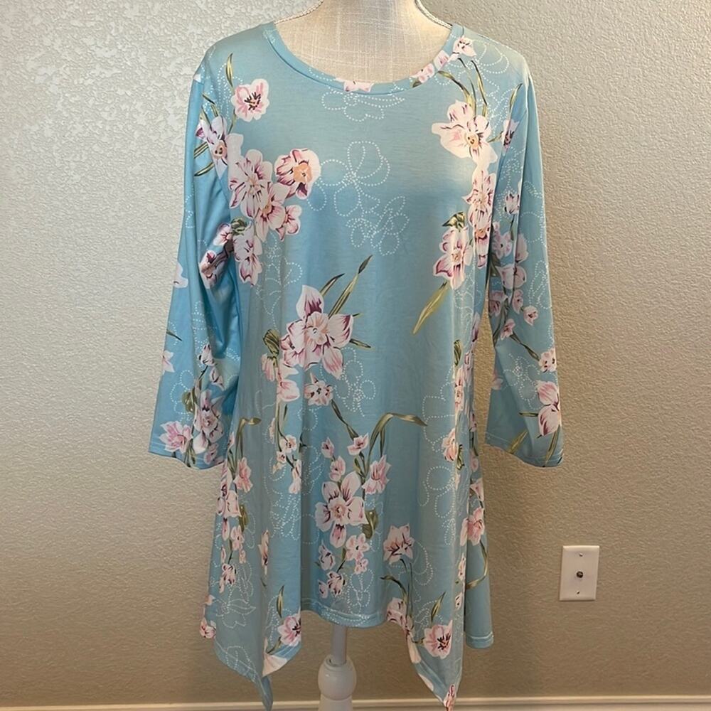 Women’s Mirol Light Blue Floral Blouse Size Large